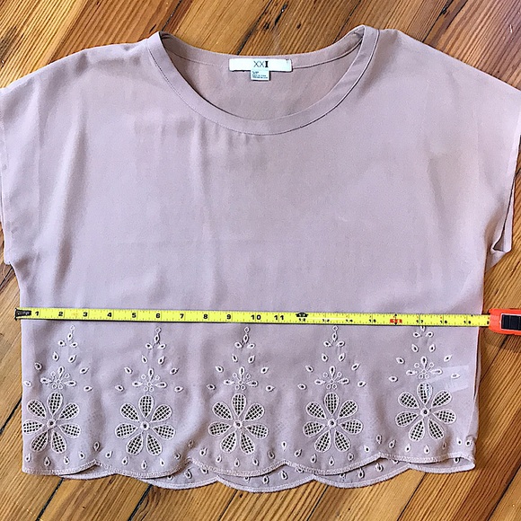 Forever 21 Cute Scalloped Crop Top ✿ - Picture 4 of 7